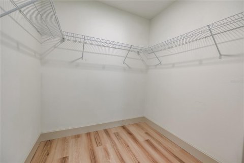House in Saint Petersburg, Florida 3 bedrooms, 111.48 sq.m. № 2207216 - photo 18