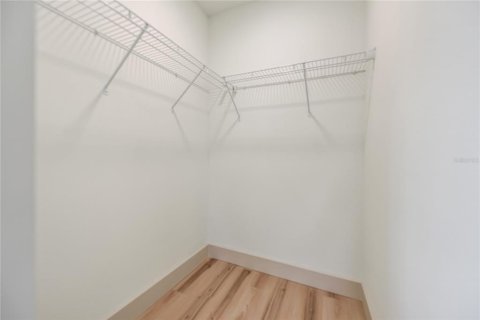 House in Saint Petersburg, Florida 3 bedrooms, 111.48 sq.m. № 2207216 - photo 25