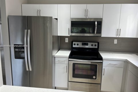 House in Homestead, Florida 4 bedrooms, 163.69 sq.m. № 2040754 - photo 3