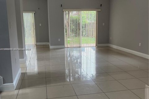 House in Homestead, Florida 4 bedrooms, 163.69 sq.m. № 2040754 - photo 4