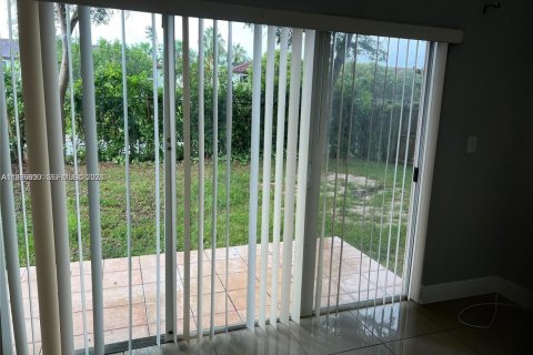 House in Homestead, Florida 4 bedrooms, 163.69 sq.m. № 2040754 - photo 6
