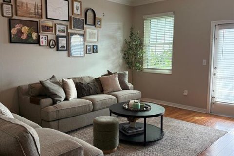 Townhouse in Tampa, Florida 3 bedrooms, 169.08 sq.m. № 2237638 - photo 7