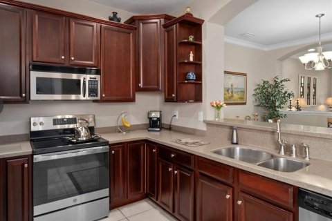 Townhouse in Tampa, Florida 3 bedrooms, 169.08 sq.m. № 2237638 - photo 3