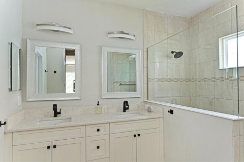 House in Parrish, Florida 4 bedrooms, 242.57 sq.m. № 2395953 - photo 11