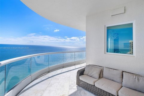 Condominio en alquiler en Sunny Isles Beach, Florida, 2 dormitorios, 208.57 m2 № 1861651 - foto 16