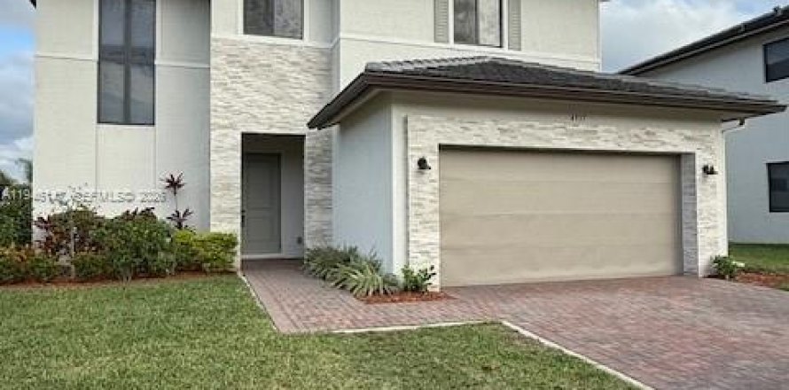 House in Ave Maria, Florida 4 bedrooms № 2002457