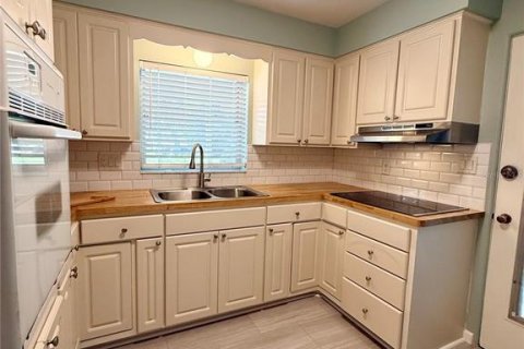 House in DeLand, Florida 2 bedrooms, 111.3 sq.m. № 1914069 - photo 20