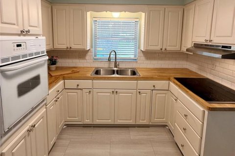 House in DeLand, Florida 2 bedrooms, 111.3 sq.m. № 1914069 - photo 18