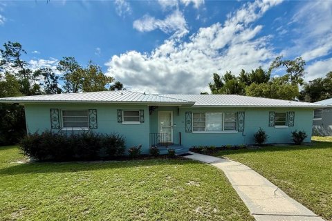 House in DeLand, Florida 2 bedrooms, 111.3 sq.m. № 1914069 - photo 1