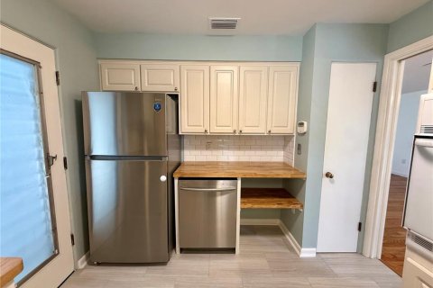 House in DeLand, Florida 2 bedrooms, 111.3 sq.m. № 1914069 - photo 23