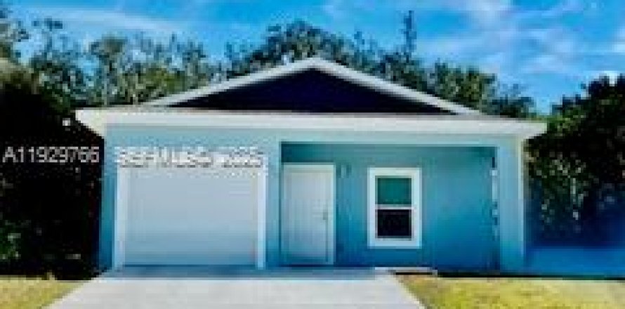 Casa en Sebring, Florida 3 dormitorios, 123.56 m2 № 2034224