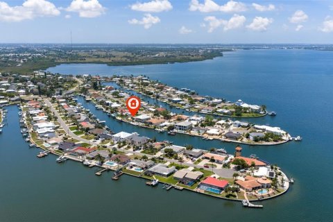 Villa ou maison à vendre à Palmetto, Floride: 2 chambres, 141.12 m2 № 2149586 - photo 2