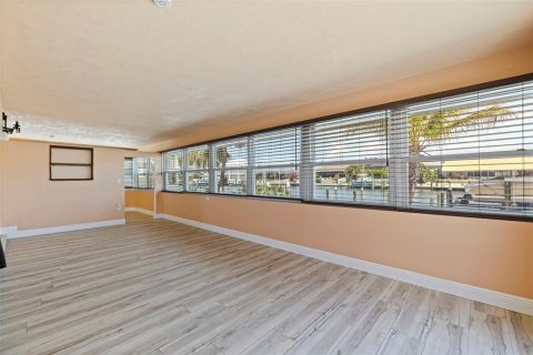 Villa ou maison à vendre à Palmetto, Floride: 2 chambres, 141.12 m2 № 2149586 - photo 18