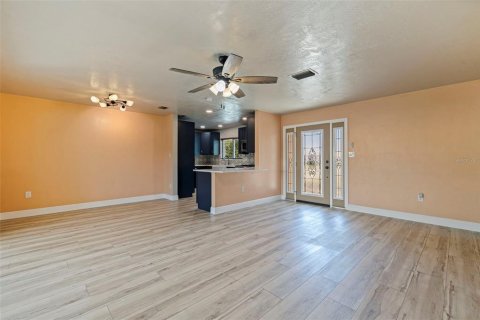 Villa ou maison à vendre à Palmetto, Floride: 2 chambres, 141.12 m2 № 2149586 - photo 9