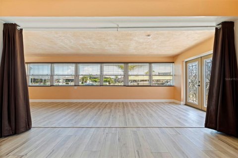 Villa ou maison à vendre à Palmetto, Floride: 2 chambres, 141.12 m2 № 2149586 - photo 17