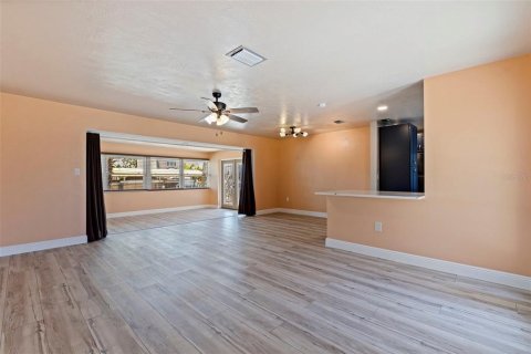 Villa ou maison à vendre à Palmetto, Floride: 2 chambres, 141.12 m2 № 2149586 - photo 8
