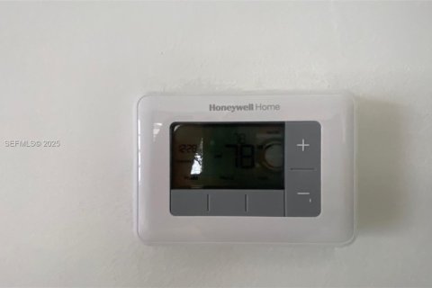 Casa en venta en Hollywood, Florida, 3 dormitorios, 164.44 m2 № 2039767 - foto 14