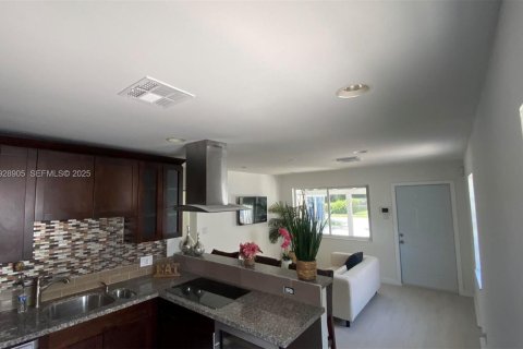 Casa en venta en Hollywood, Florida, 3 dormitorios, 164.44 m2 № 2039767 - foto 7