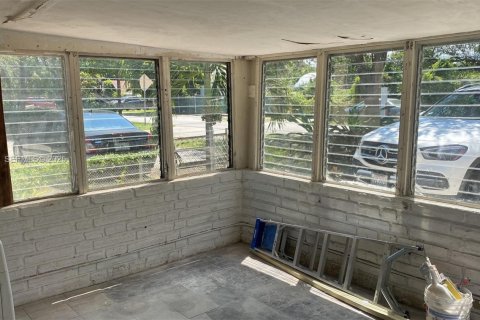 Casa en venta en Hollywood, Florida, 3 dormitorios, 164.44 m2 № 2039767 - foto 16