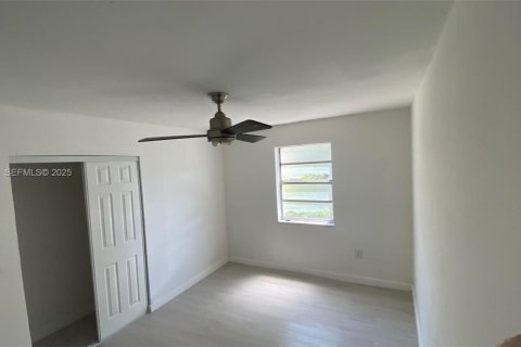 Casa en venta en Hollywood, Florida, 3 dormitorios, 164.44 m2 № 2039767 - foto 12