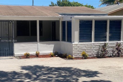 Casa en venta en Hollywood, Florida, 3 dormitorios, 164.44 m2 № 2039767 - foto 13