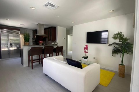 Casa en Hollywood, Florida 2 dormitorios, 164.44 m2 № 2039767
