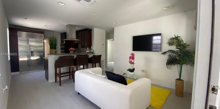 Casa en Hollywood, Florida 3 dormitorios, 164.44 m2 № 2039767