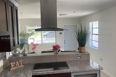 Casa en venta en Hollywood, Florida, 3 dormitorios, 164.44 m2 № 2039767 - foto 8