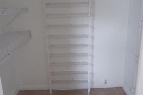 Купить кондоминиум в Маргит, Флорида 3 комнаты, 92.9м2, № 2088290 - фото 7