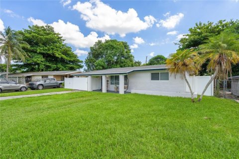 Casa en Miramar, Florida 2 dormitorios, 91.79 m2 № 2057692