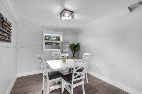 Casa en venta en Miramar, Florida, 2 dormitorios, 91.79 m2 № 2057692 - foto 5