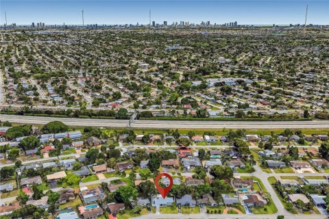 Casa en venta en Miramar, Florida, 2 dormitorios, 91.79 m2 № 2057692 - foto 18