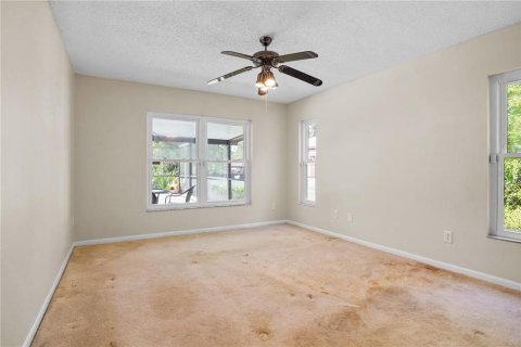 House in Deltona, Florida 3 bedrooms, 130.16 sq.m. № 2219580 - photo 23