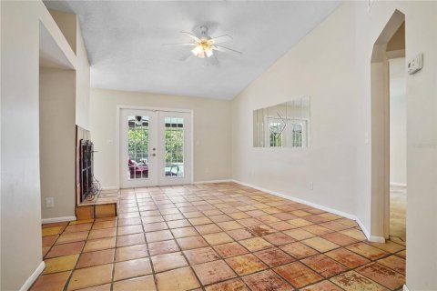 House in Deltona, Florida 3 bedrooms, 130.16 sq.m. № 2219580 - photo 12