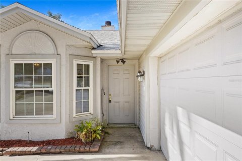 House in Deltona, Florida 3 bedrooms, 130.16 sq.m. № 2219580 - photo 9