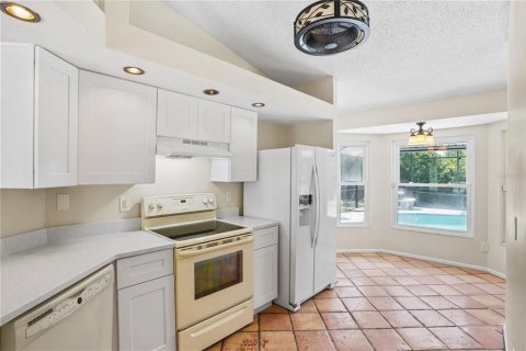 House in Deltona, Florida 3 bedrooms, 130.16 sq.m. № 2219580 - photo 15