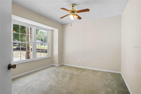 House in Deltona, Florida 3 bedrooms, 130.16 sq.m. № 2219580 - photo 29