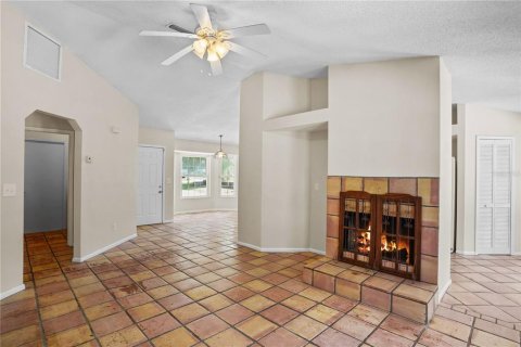House in Deltona, Florida 3 bedrooms, 130.16 sq.m. № 2219580 - photo 13