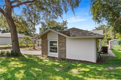 House in Deltona, Florida 3 bedrooms, 130.16 sq.m. № 2219580 - photo 7