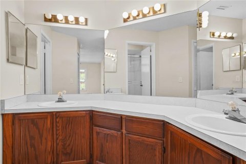 House in Deltona, Florida 3 bedrooms, 130.16 sq.m. № 2219580 - photo 26