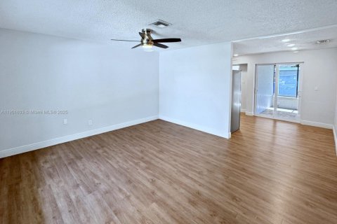 Casa en venta en Cooper City, Florida, 2 dormitorios, 94.95 m2 № 1956969 - foto 7