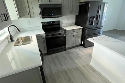 Villa ou maison à vendre à Okeechobee, Floride: 2 chambres № 1951501 - photo 2