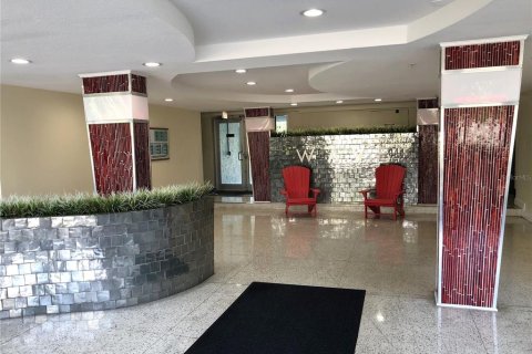 Condo in Saint Petersburg, Florida, 1 bedroom  № 1876834 - photo 2