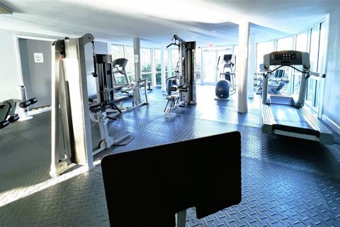 Condo in Saint Petersburg, Florida, 1 bedroom  № 1876834 - photo 16