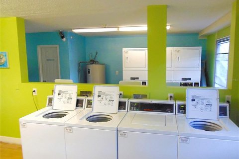 Condo in Saint Petersburg, Florida, 1 bedroom  № 1876834 - photo 18