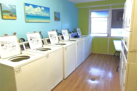 Condo in Saint Petersburg, Florida, 1 bedroom  № 1876834 - photo 17