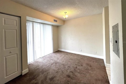 Condo in Saint Petersburg, Florida, 1 bedroom  № 1876834 - photo 8