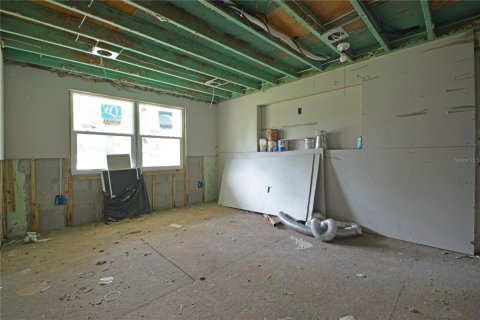 House in New Port Richey, Florida 2 bedrooms, 88.07 sq.m. № 1900706 - photo 13