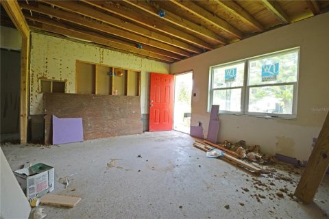 House in New Port Richey, Florida 2 bedrooms, 88.07 sq.m. № 1900706 - photo 5