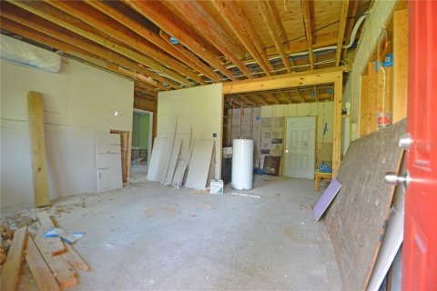 House in New Port Richey, Florida 2 bedrooms, 88.07 sq.m. № 1900706 - photo 3